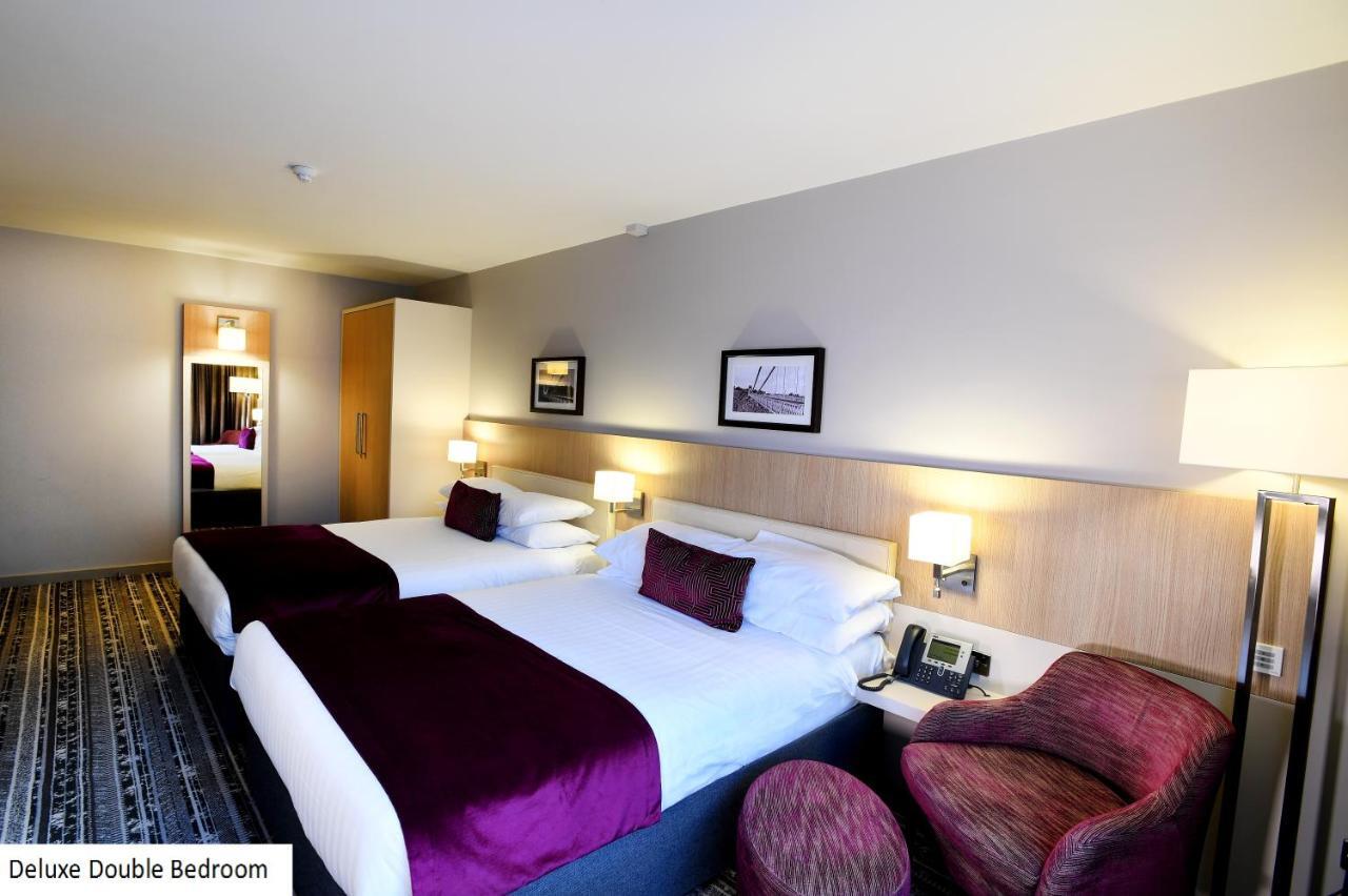 Lancaster Hotel Uxbridge Exterior foto